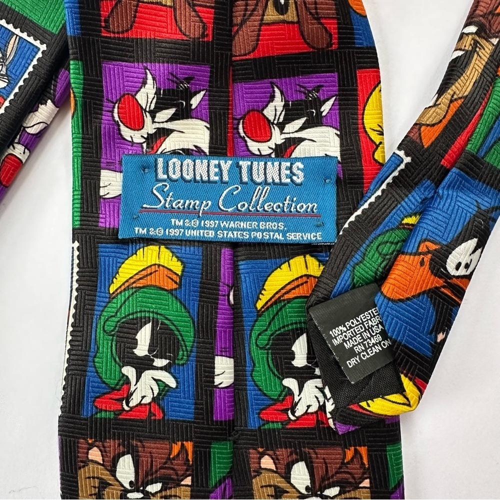 Men’s Looney Tunes Vintage 1997 Necktie Stamp Collection - Picture 4 of 4
